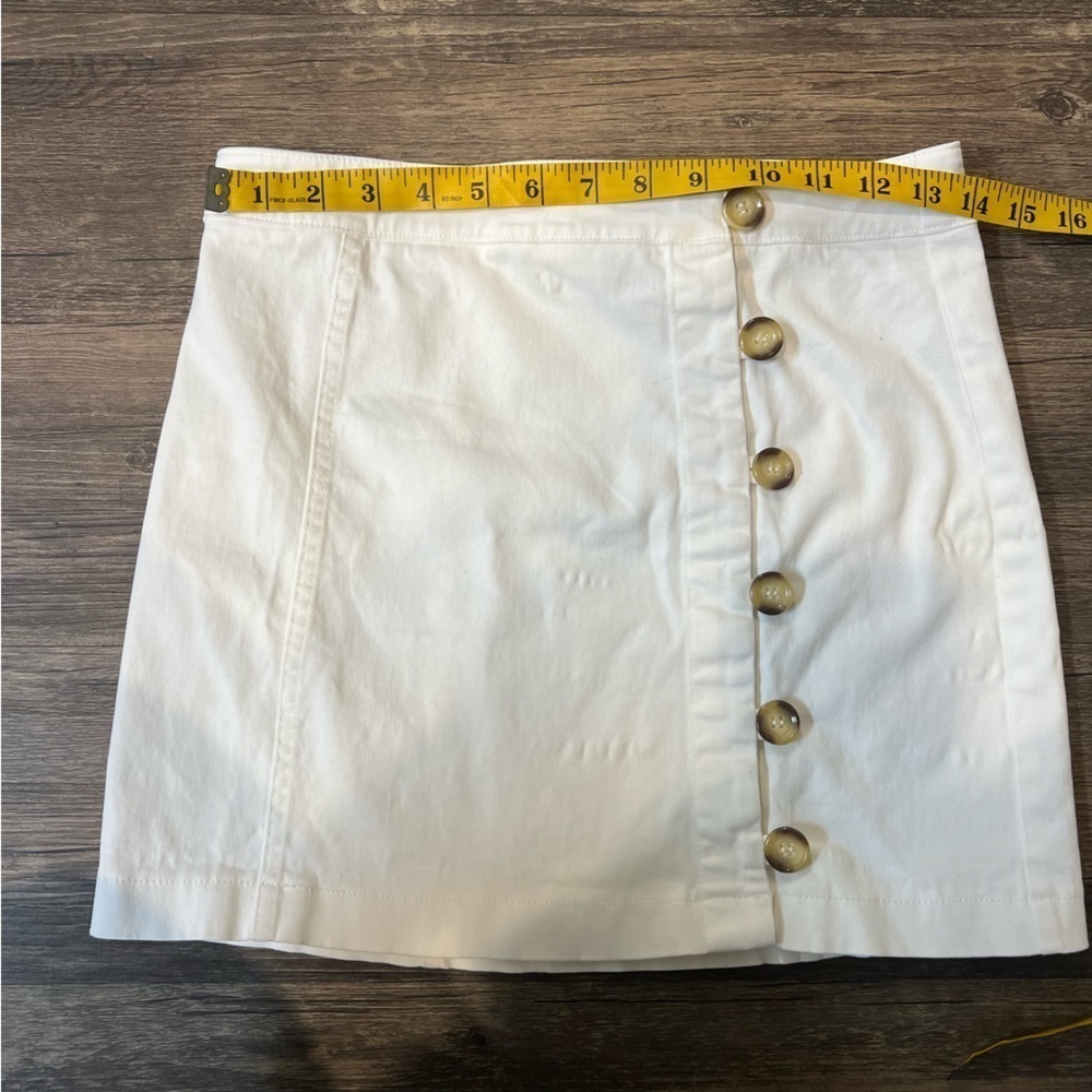Forever 21 Women’s Soft Velvety Stretch Denim Button Up Front White Mini Skirt M - Picture 7 of 9